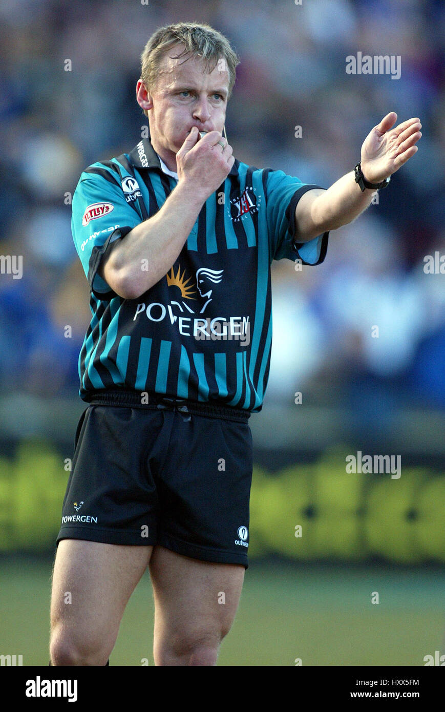 RUSSELL SMITH SUPER LEAGUE ARBITRE KNOWSLEY ROAD.St Helens 13 Mars 2004 Banque D'Images