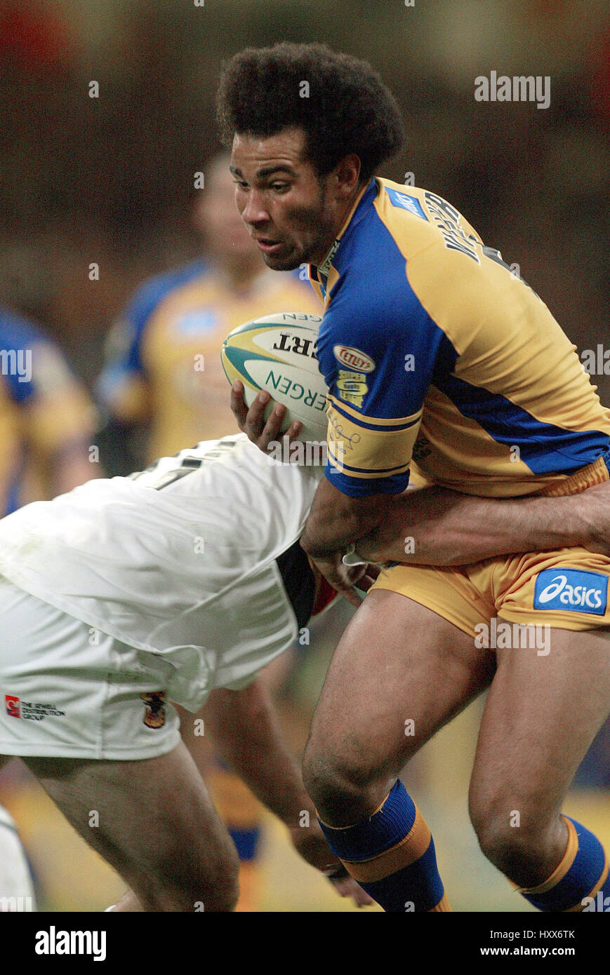 CHEV WALKER & DANNY GARTNER BRADFORD BULLS RLFC V LEEDS R MILLENIUM STADIUM CARDIFF WALES 26 Avril 2003 Banque D'Images