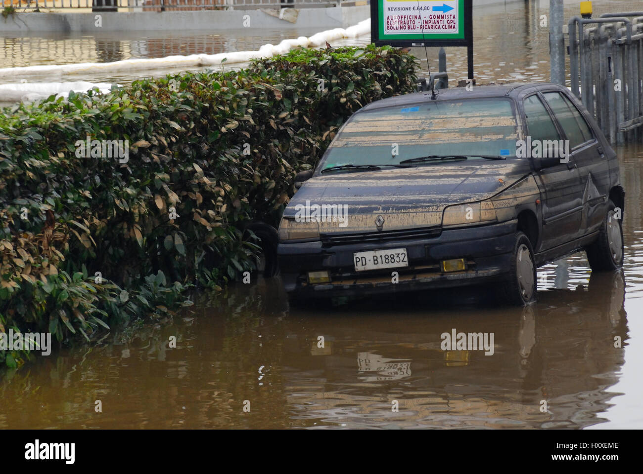 Nord-est de l'Italie, Vénétie, la semaine dernière, des pluies torrentielles ont occasionné une grande inondation dans les provinces de Vérone, Padoue et Vcenza. Banque D'Images