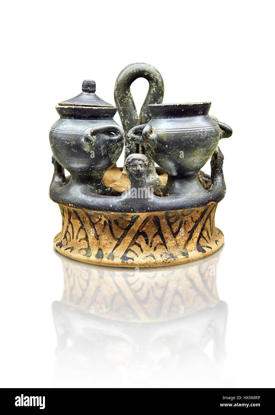 A la fin de 4e siècle avant J.-C. Début du 3e, ou un Kernos étrusque anneau de céramique de tasses, vases, utilisé dans les rituels religieux, en fait, Teano inv 83957, Florence Banque D'Images