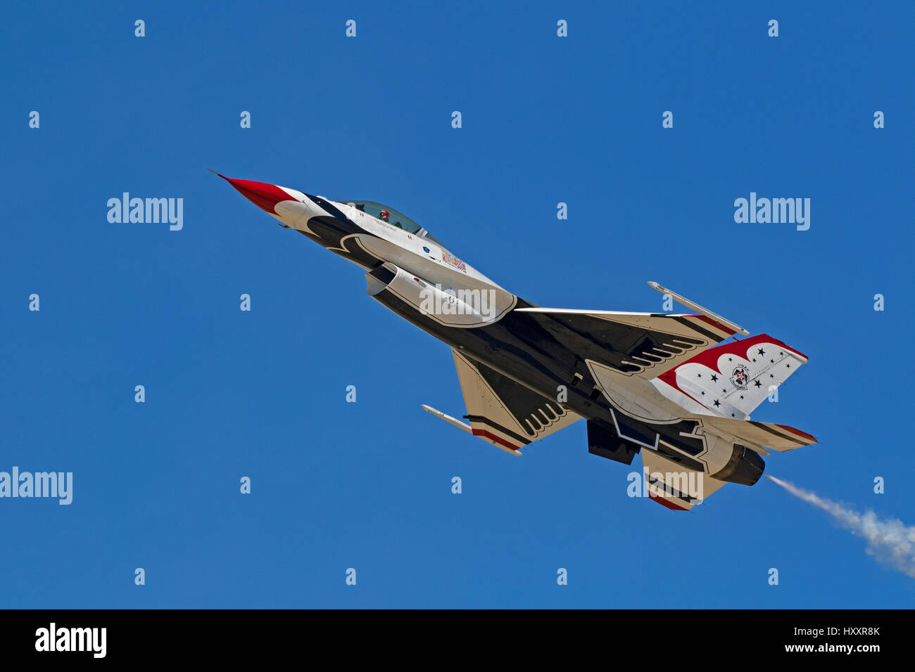 L'US Air Force d'avions de chasse F-16 Thunderbird flying Banque D'Images