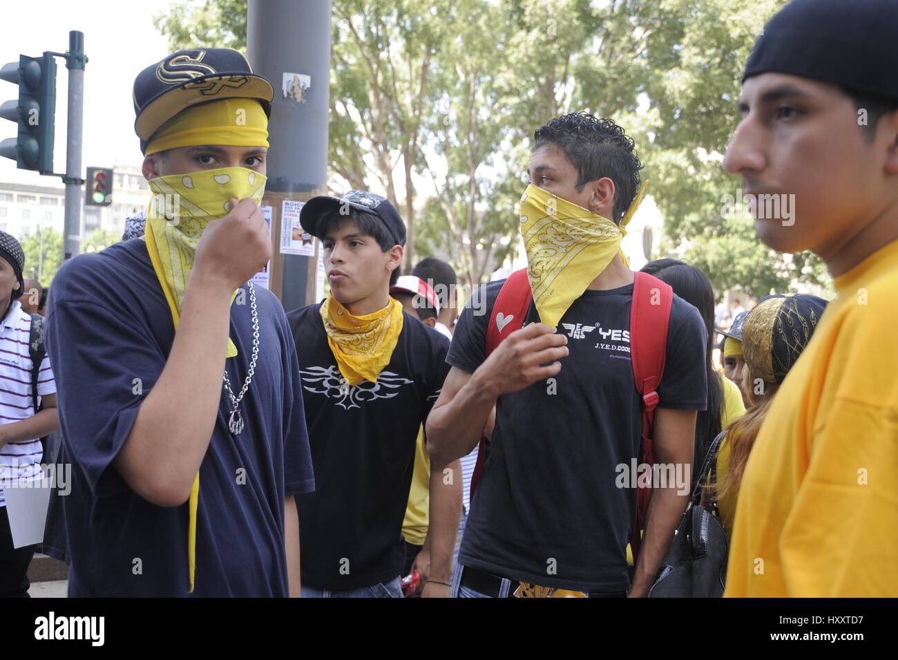 Milan (Italie), membres du groupe Latin Kings participer à une manifestation pour les droits des immigrants Banque D'Images