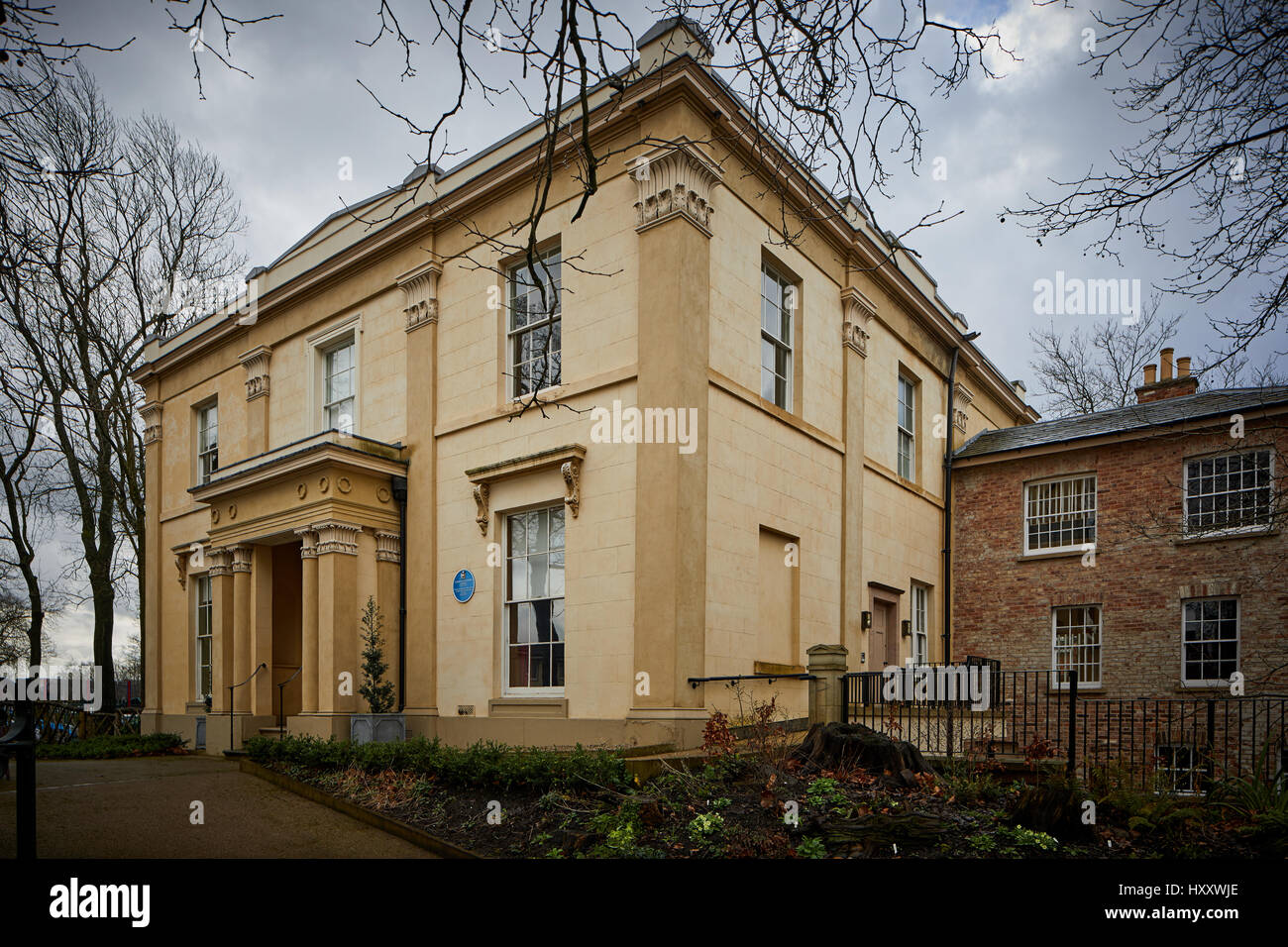 Elizabeth Gaskell's House Exterior Grade II* énumérés villa néo-classique et maintenant un musée dédié à l'écrivain 84 Plymouth Grove, Manchester, Engla Banque D'Images