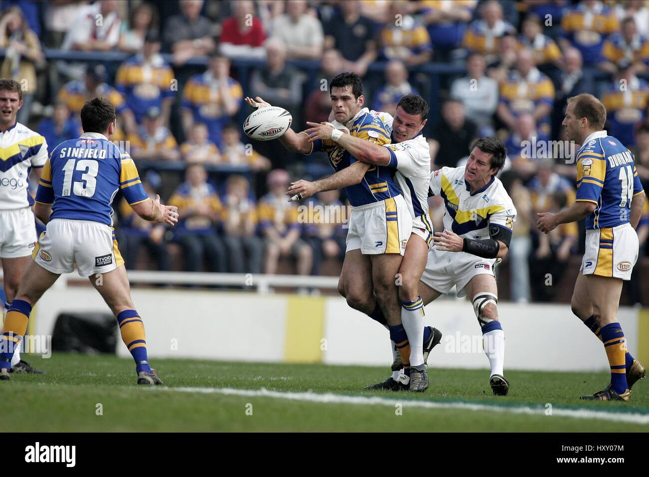 CHRIS MCKENNA JON CLARKE LEEDS RHINOS V WARRINGTON 02 Avril 2005 Banque D'Images