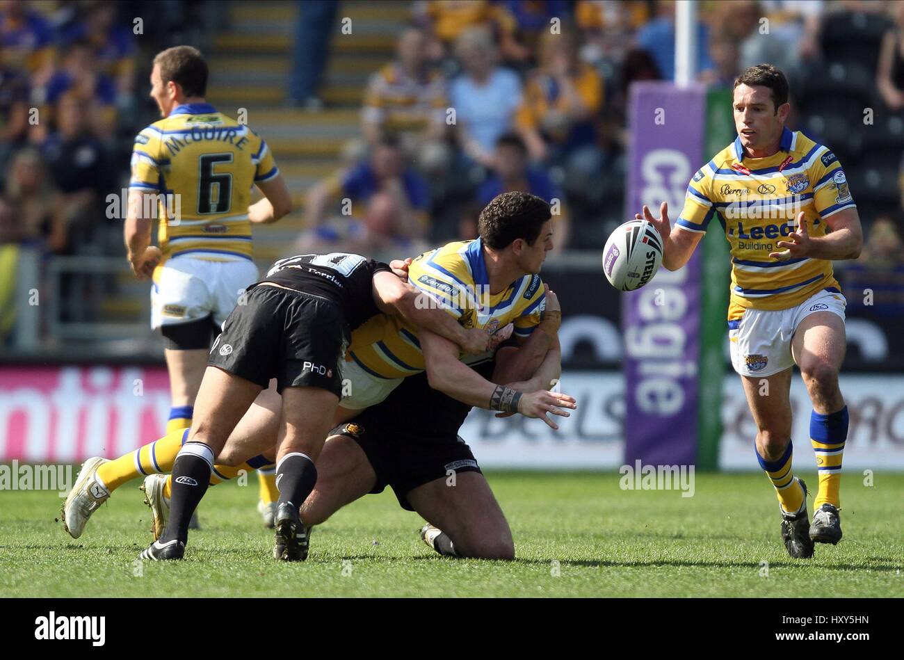 DANNY HOUGHTON LUKE BURGESS & HULL FC V LEEDS RHI HULL FC V LEEDS RHINOS KC Stadium HULL ANGLETERRE 17 Avril 2010 Banque D'Images