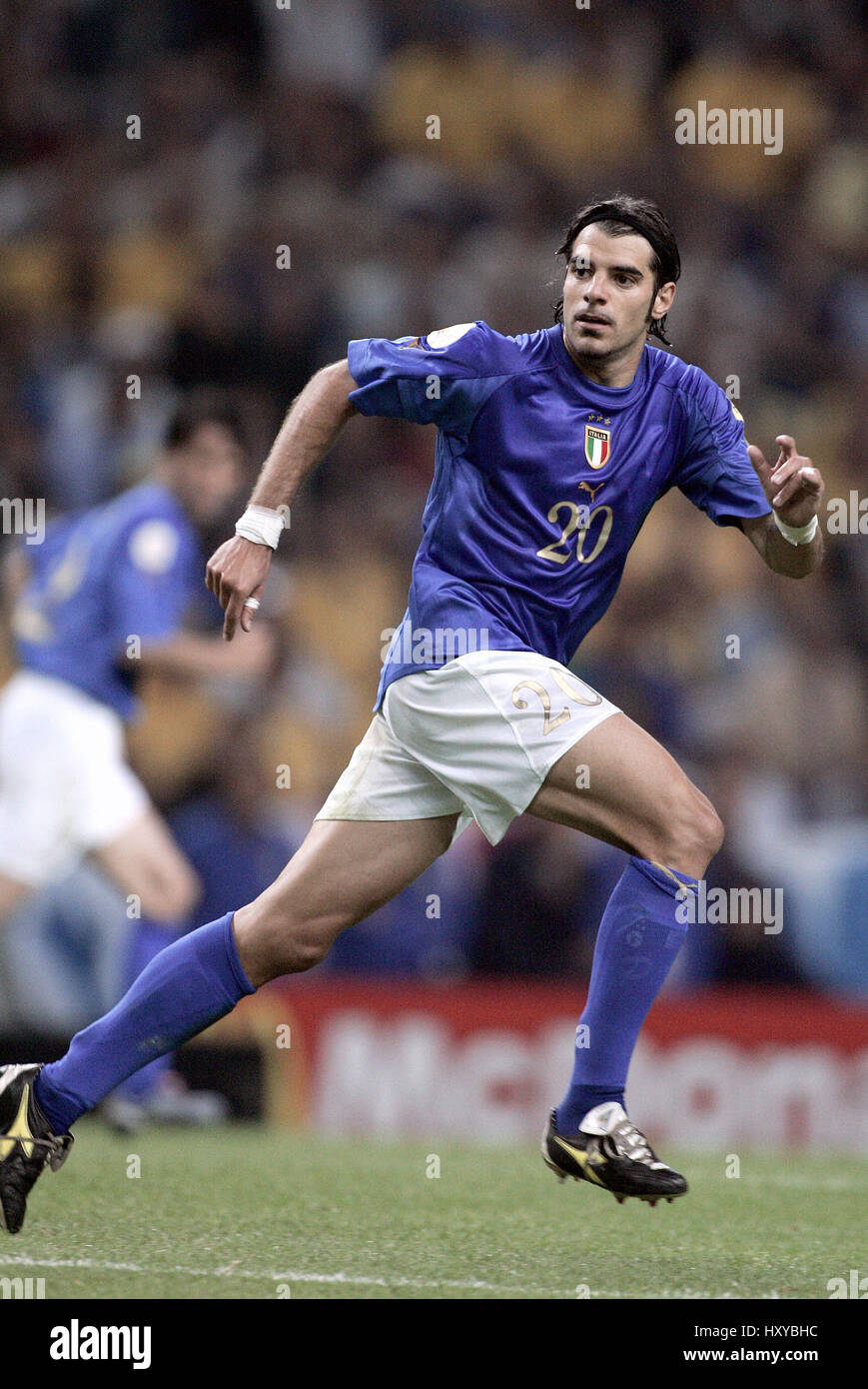 SIMONE PERROTTA ITALIE & AC CHIEVO VERONA STADE DRAGAO PORTO PORTUGAL 18 Juin 2004 Banque D'Images