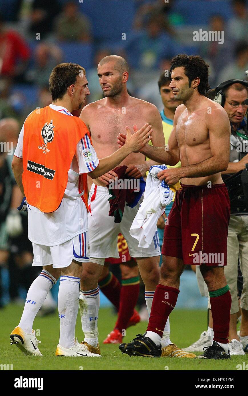 Zinédine Zidane et Luis Figo PORTUGAL / FRANCE Stade Allianz Arena de Munich Allemagne 05 Juillet 2006 Banque D'Images