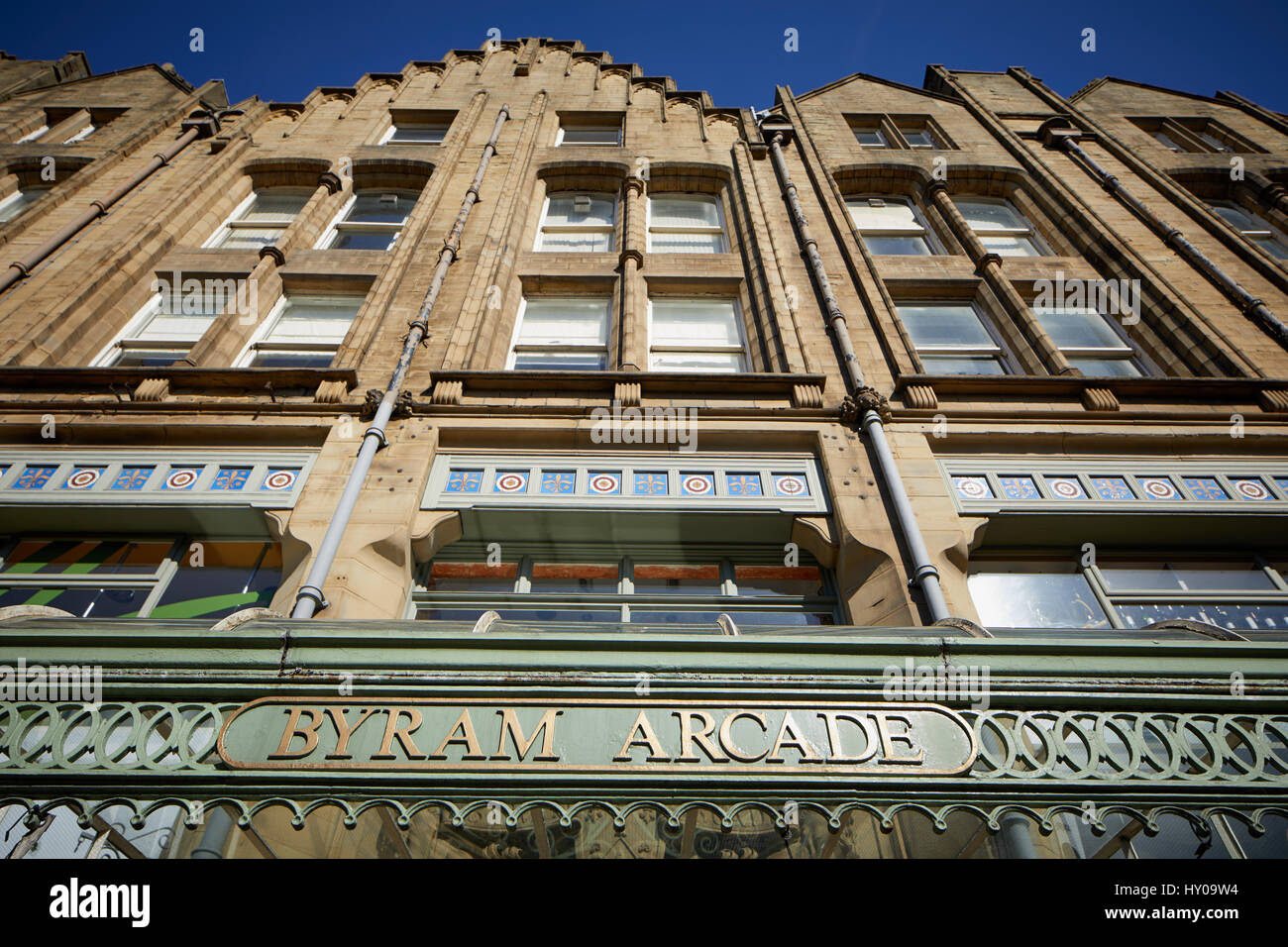 Exterior Byram Arcade Westgate, Huddersfield town centre-ville un grand marché de Kirklees Metropolitan Borough, West Yorkshire, Angleterre. UK. Banque D'Images