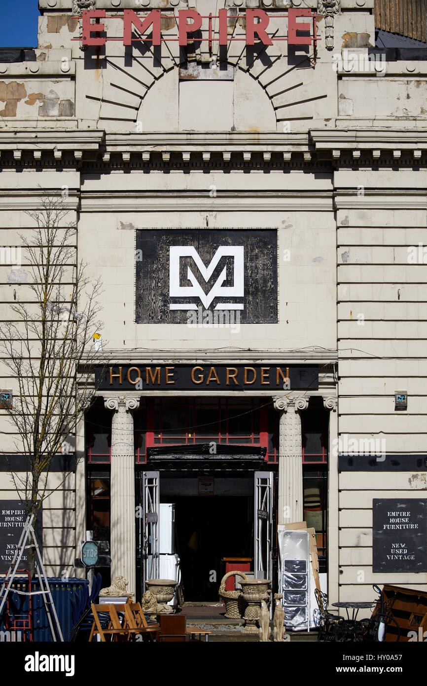 Secondhand shop Empire Huddersfield town centre-ville un grand marché de Kirklees Metropolitan Borough tWest, Yorkshire, Angleterre. UK. Banque D'Images