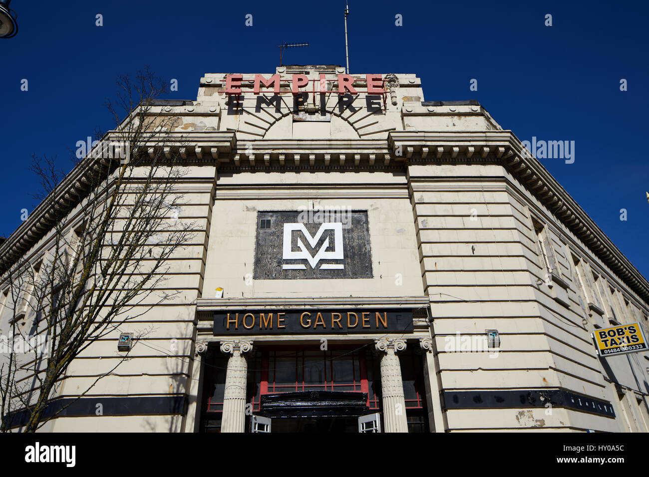 Secondhand shop Empire Huddersfield town centre-ville un grand marché de Kirklees Metropolitan Borough tWest, Yorkshire, Angleterre. UK. Banque D'Images
