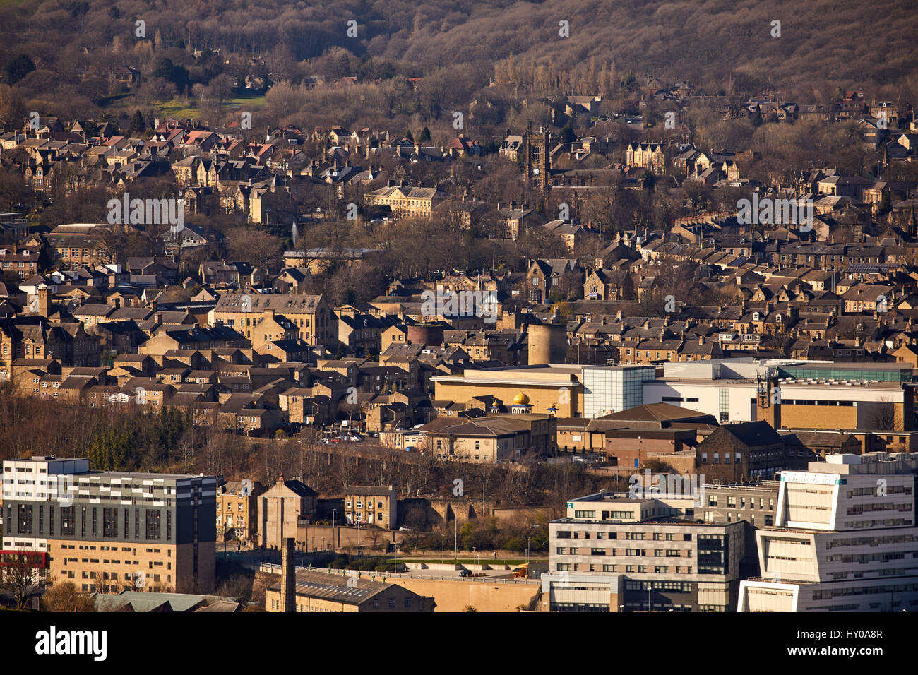 Vue depuis la colline du Château de Huddersfield town centre ville marché Kirklees Metropolitan Borough, West Yorkshire, Angleterre. UK. Banque D'Images