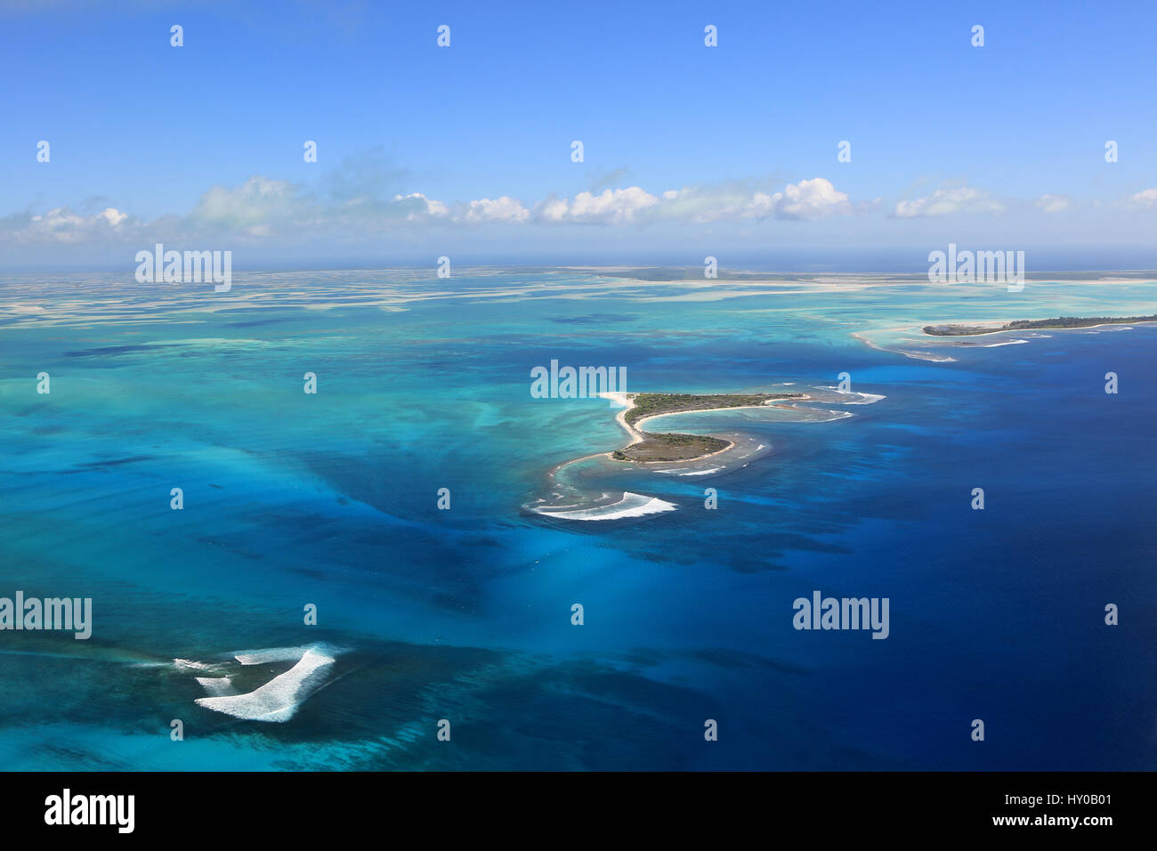 Vue aérienne de l'Île Cook dans l'embouchure de la lagune de l'Île Christmas (Kiribati Kiritimati), Banque D'Images