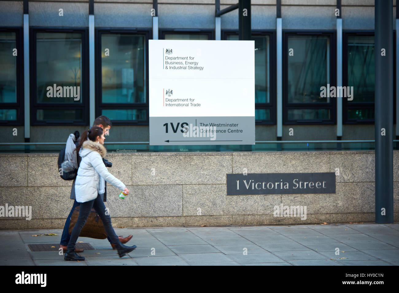 Vue générale du Ministère d'entreprises, de l'énergie et de stratégie industrielle, au 1, rue Victoria à Londres Banque D'Images