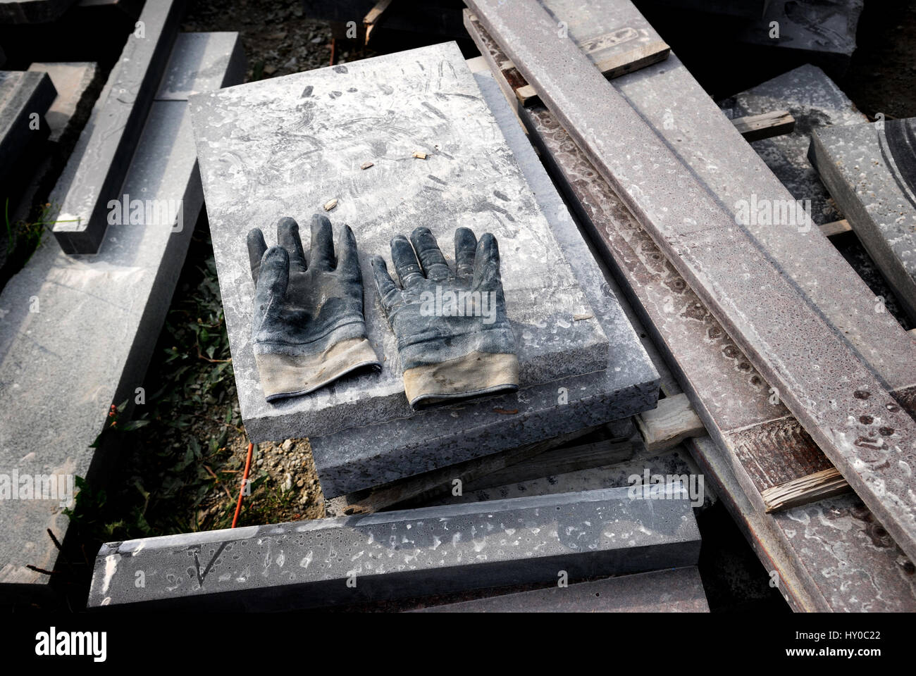 atelier, pièces, gants, mains, humain, protection, organisateur, réparations, intérieur, équipement, travail, affaires, décharge sanitaire, lieu de travail, indispensable, danger Banque D'Images