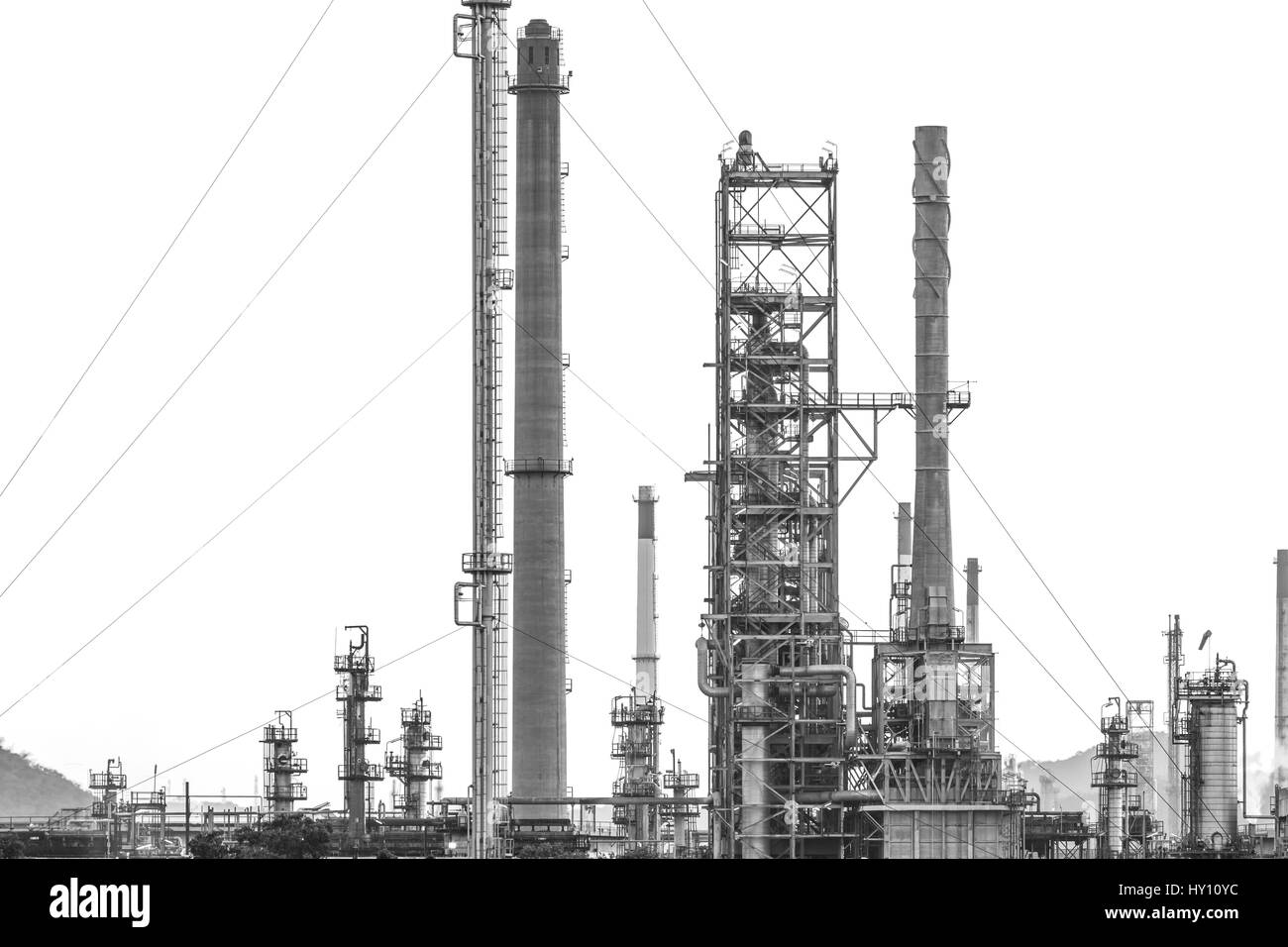 Raffinerie de pétrole isoler sur fond blanc Banque D'Images