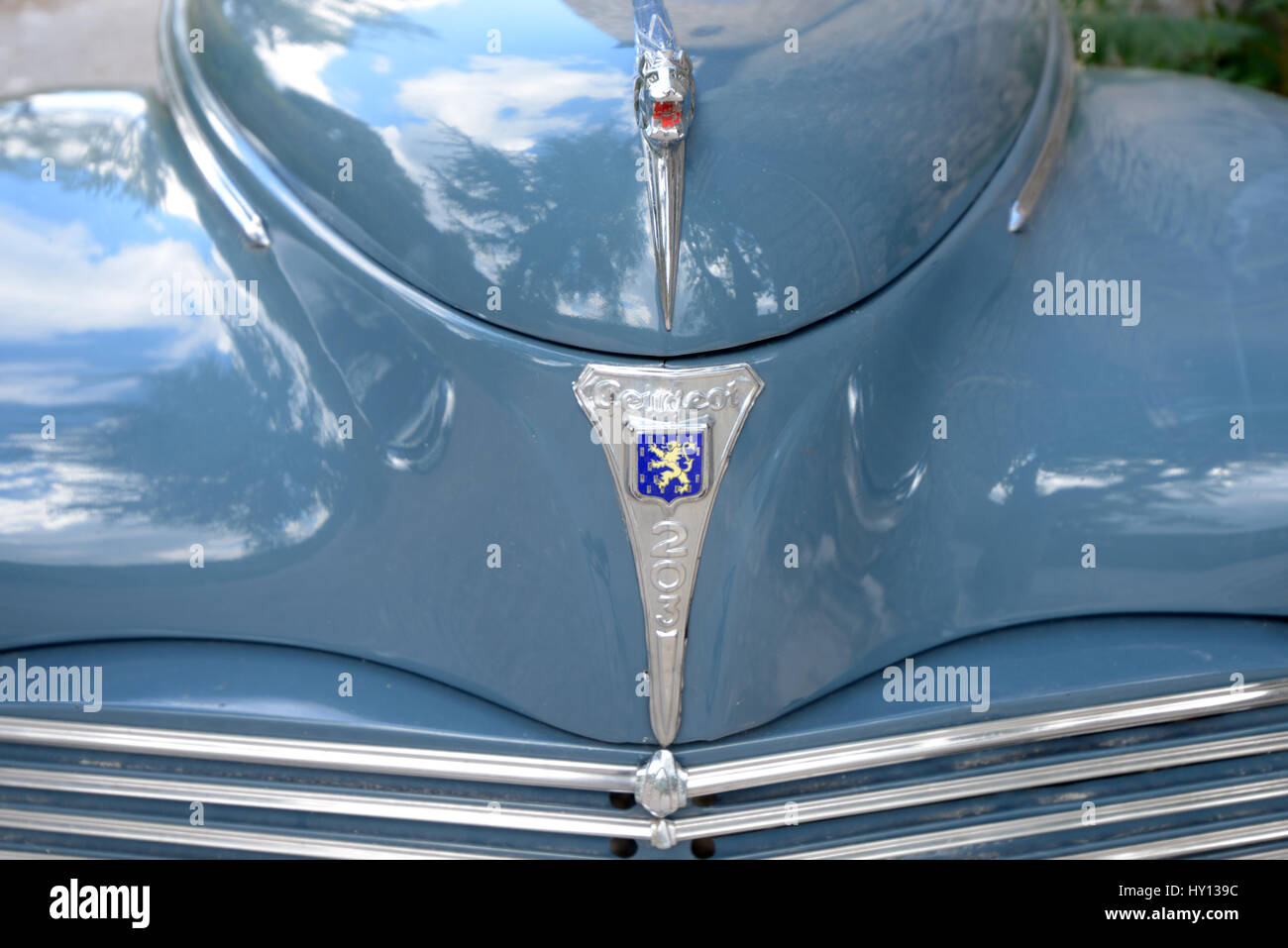 Capot de voiture ou le capot d'un ancien combattant français ou Vintage
