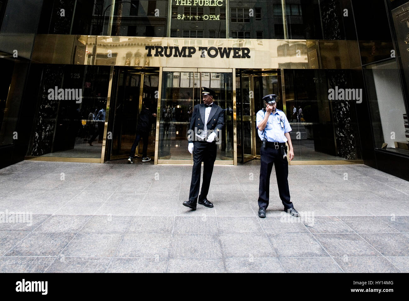 Le Trump World Tower à New York est un gratte-ciel résidentiel à Manhattan, États-Unis d'Amérique. Le bâtiment est conçu par l'architecte grec Banque D'Images