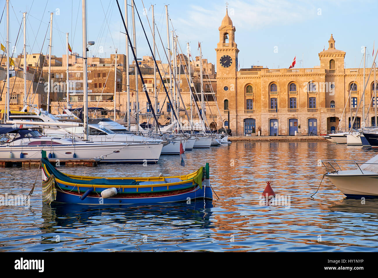 Bateau maltais traditionnel Banque de photographies et d’images à haute