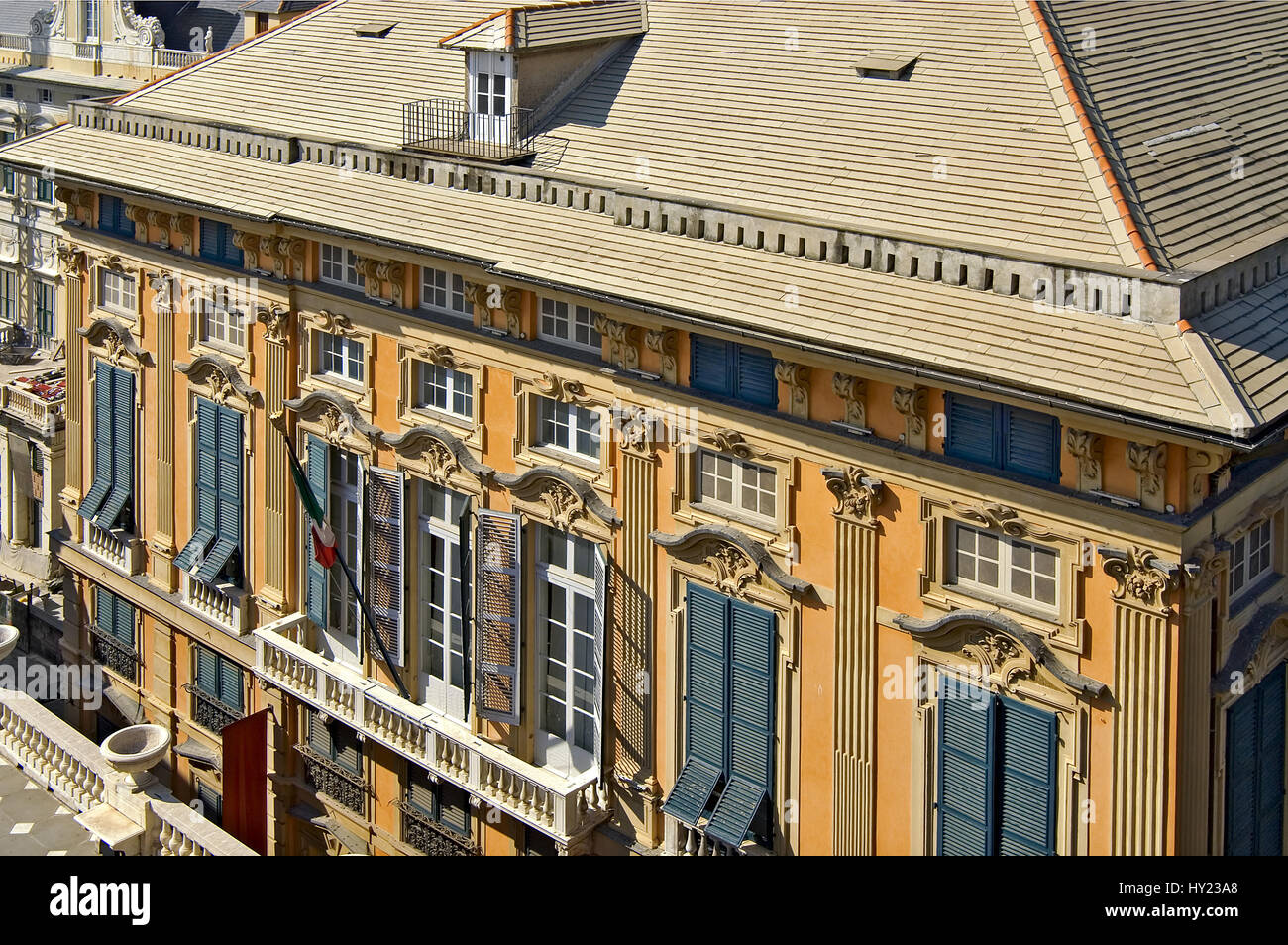 Palazzo Bianco (Anglais : Palais Blanc) est l'un des principaux bâtiments du centre de Gênes, en Italie. Il est situé au 11, via Garibaldi (connue à l'un t Banque D'Images