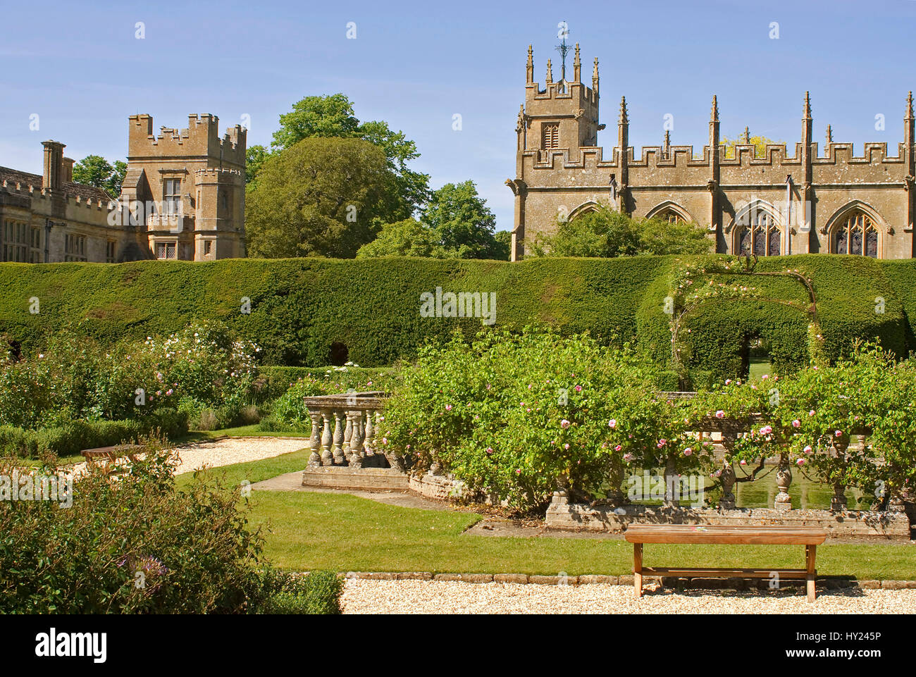 Château de Sudeley est un château situé près de Winchcombe, Gloucestershire, Angleterre. Il date du 10e siècle, mais la partie habitée est principalement Eli Banque D'Images