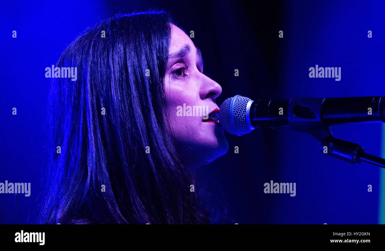 Gijon, Espagne. 31 mars, 2017. Auteur-compositeur mexicain né aux États-Unis, Julieta Venegas, perfoms live pendant le Festival de musique à Gijón Centre d'Acapulco le 31 mars 2016 à Gijon, Espagne. ©david Gato/Alamy Live News Banque D'Images