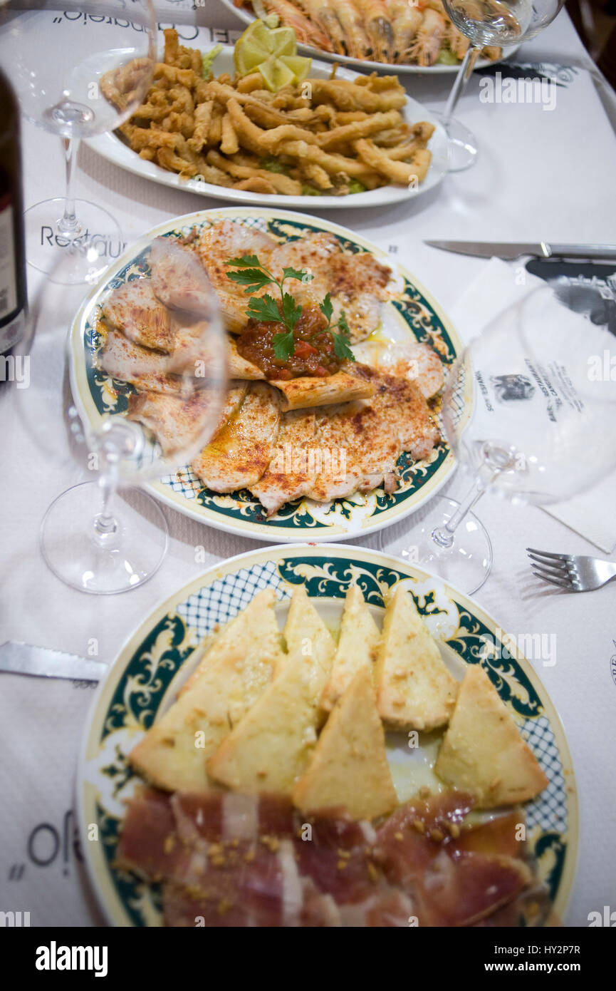 El Cangrejo Bar restaurant à la Solana, Ciudad Real, Espagne, rend hommage  au dictateur espagnol Francisco Franco Photo Stock - Alamy
