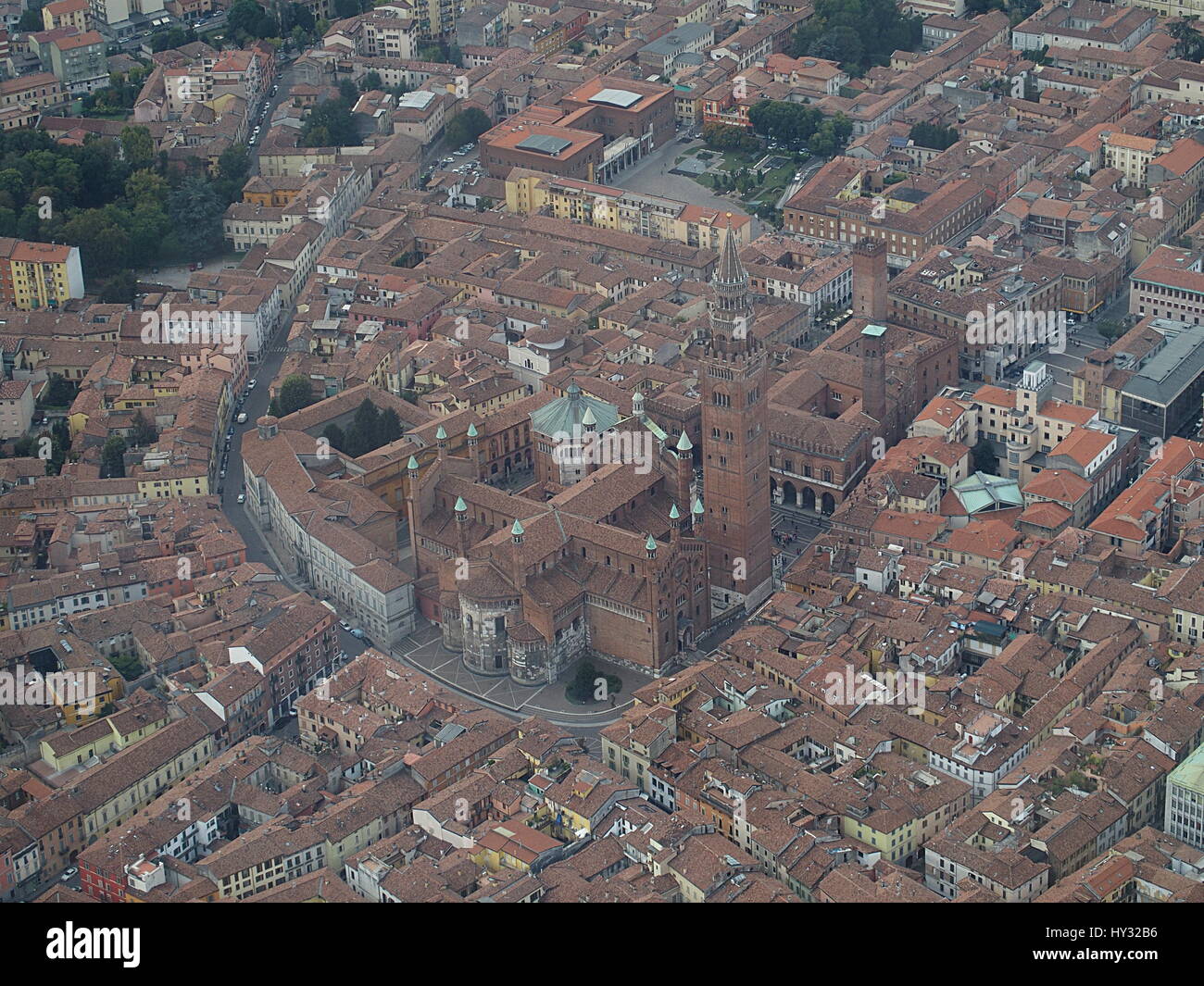 Vue Aérienne De La Cathédrale De Crémone Et Torrazzo Photo Stock Alamy 