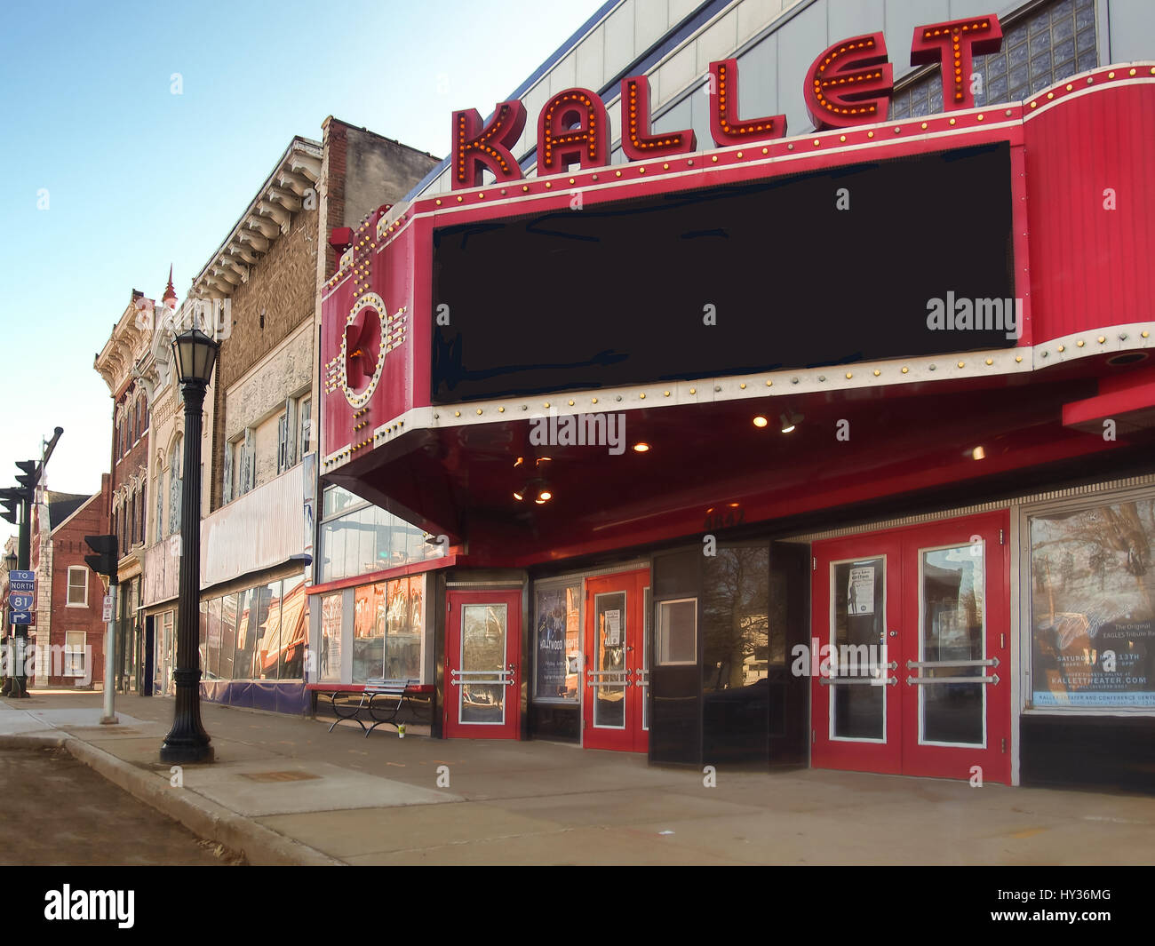 Clayton, New York, USA. Le 29 mars 2017 . L'Kallet Theatre and Conference Center dans le centre-ville de Clayton, New York sur les rives du Saint Laurent Ri Banque D'Images