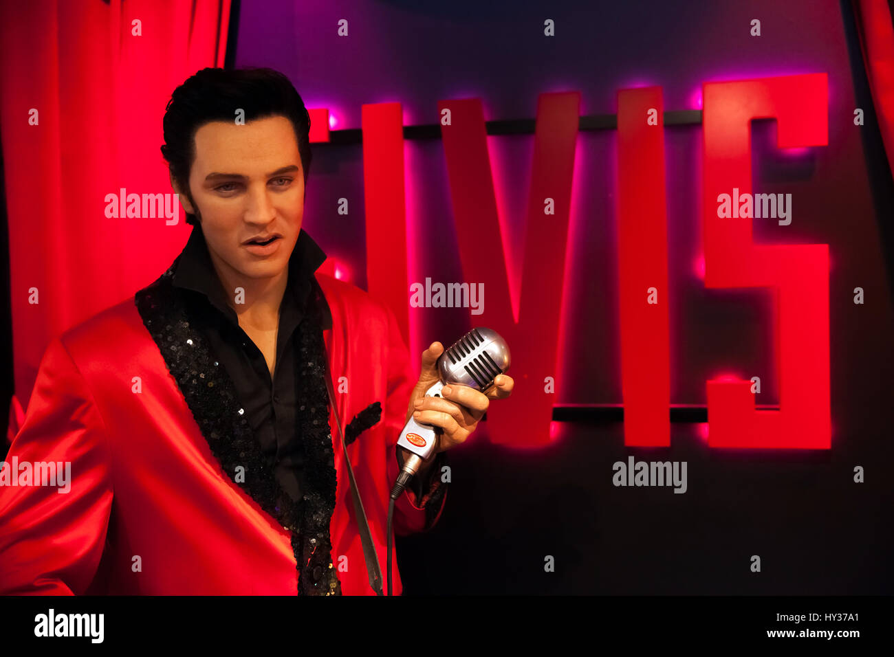 Amsterdam, Pays-Bas - Mars, 2017 : cire du chanteur Elvis Presley en musée de cire Madame Tussauds à Amsterdam, Pays-Bas Banque D'Images