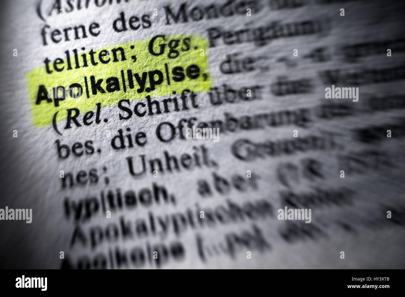 Le mot Apocalypse dans un dictionnaire, das Wort Apokalypse einem Woerterbuch Banque D'Images