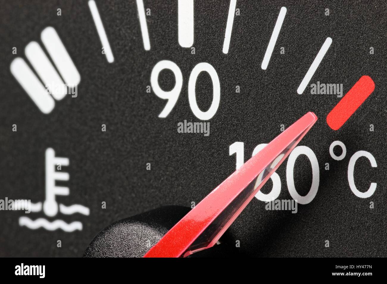 Thermomètre de tableau de bord de voiture Banque de photographies et  d'images à haute résolution - Alamy
