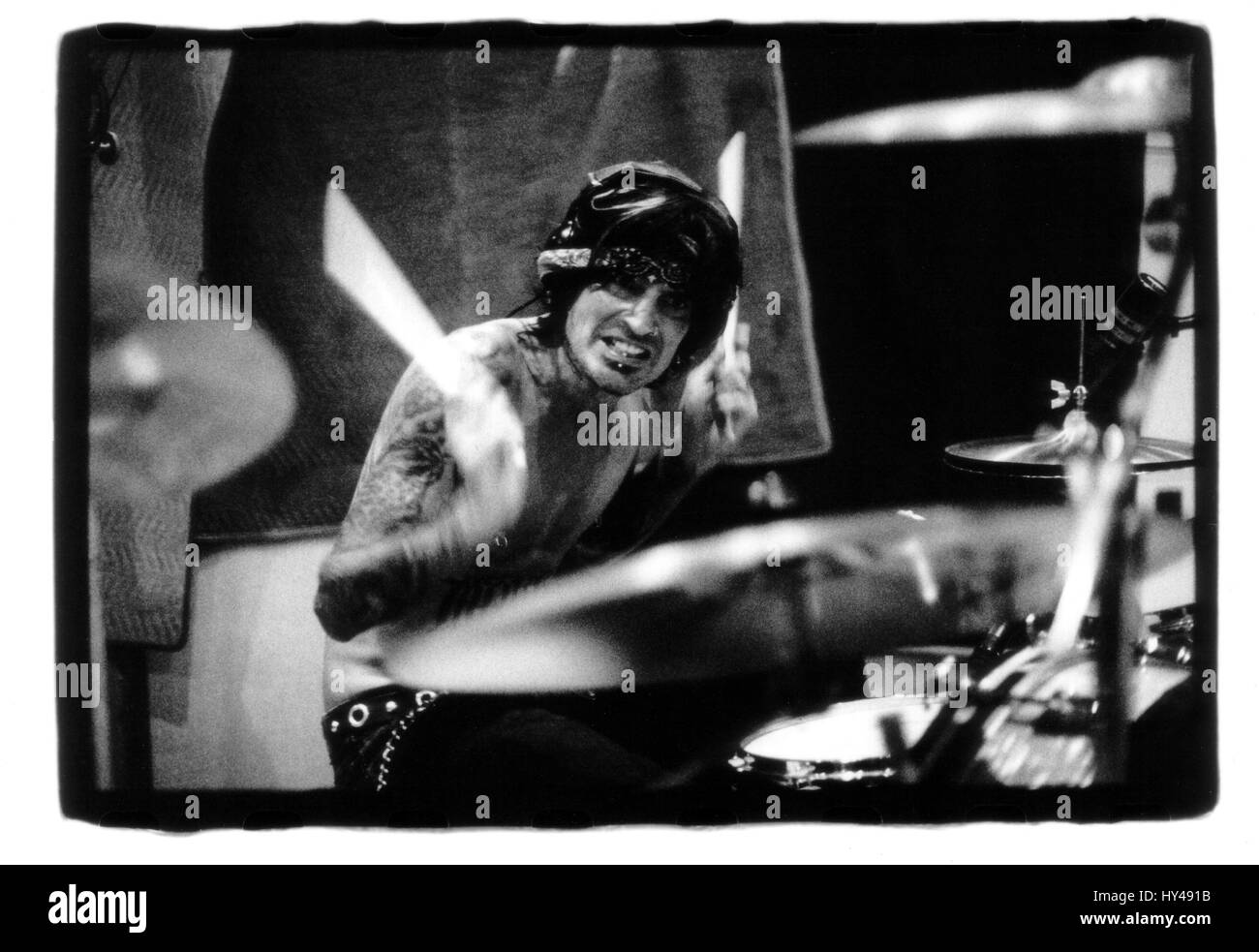 Tommy Lee de Mötley Crüe photographié à Cello Studios au cours de la 'Red, White and Crue' les séances d'enregistrement à Hollywood, CA en octobre 2004. Crédit : Kevin Estrada / MediaPunch Banque D'Images