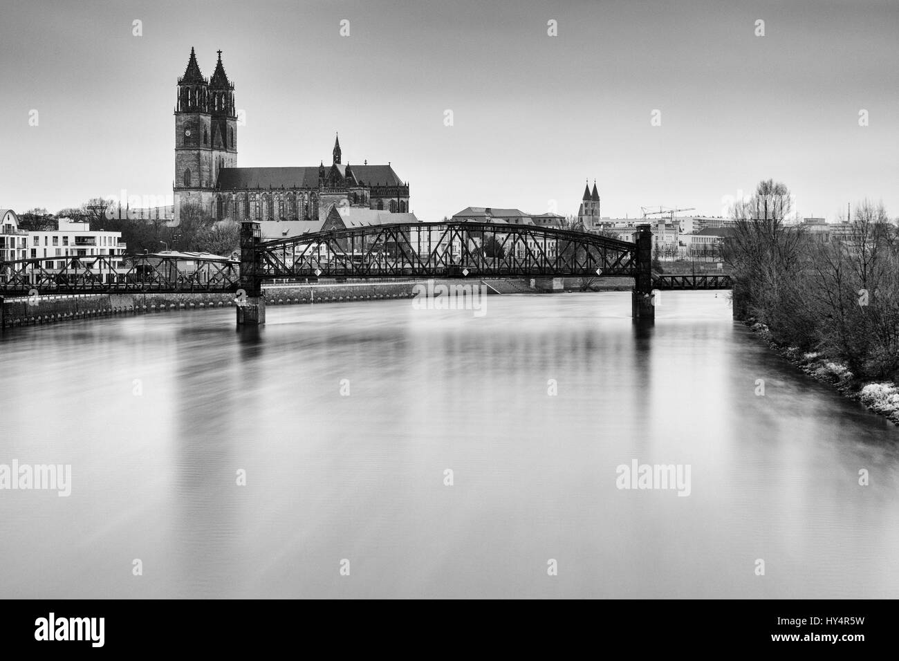 Vue de Magdeburg de SternenbrÃ¼cke (pont), Sachsen-Anhalt, Allemagne Banque D'Images