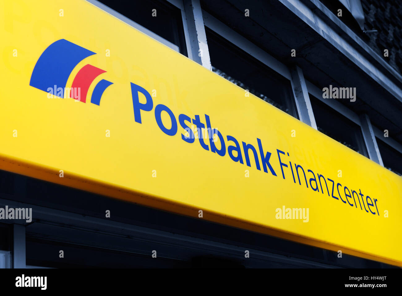 Signe de la banque postale, la Postbank der Schild Banque D'Images