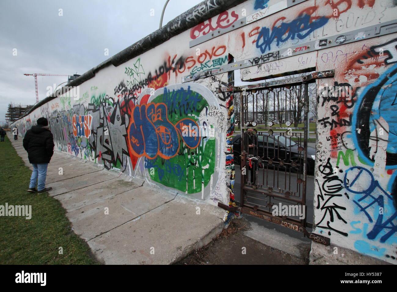 Différentes photos de graffitis dans le quartier historique de l'Est et l'ouest du mur de Berlin. Banque D'Images