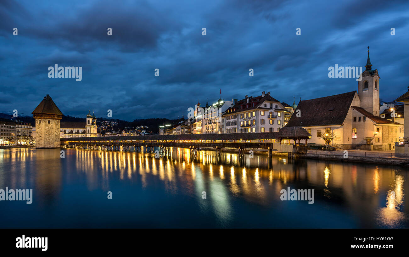 Pont de la chapelle, également connu comme kapellbruke à Lucerne Suisse Banque D'Images