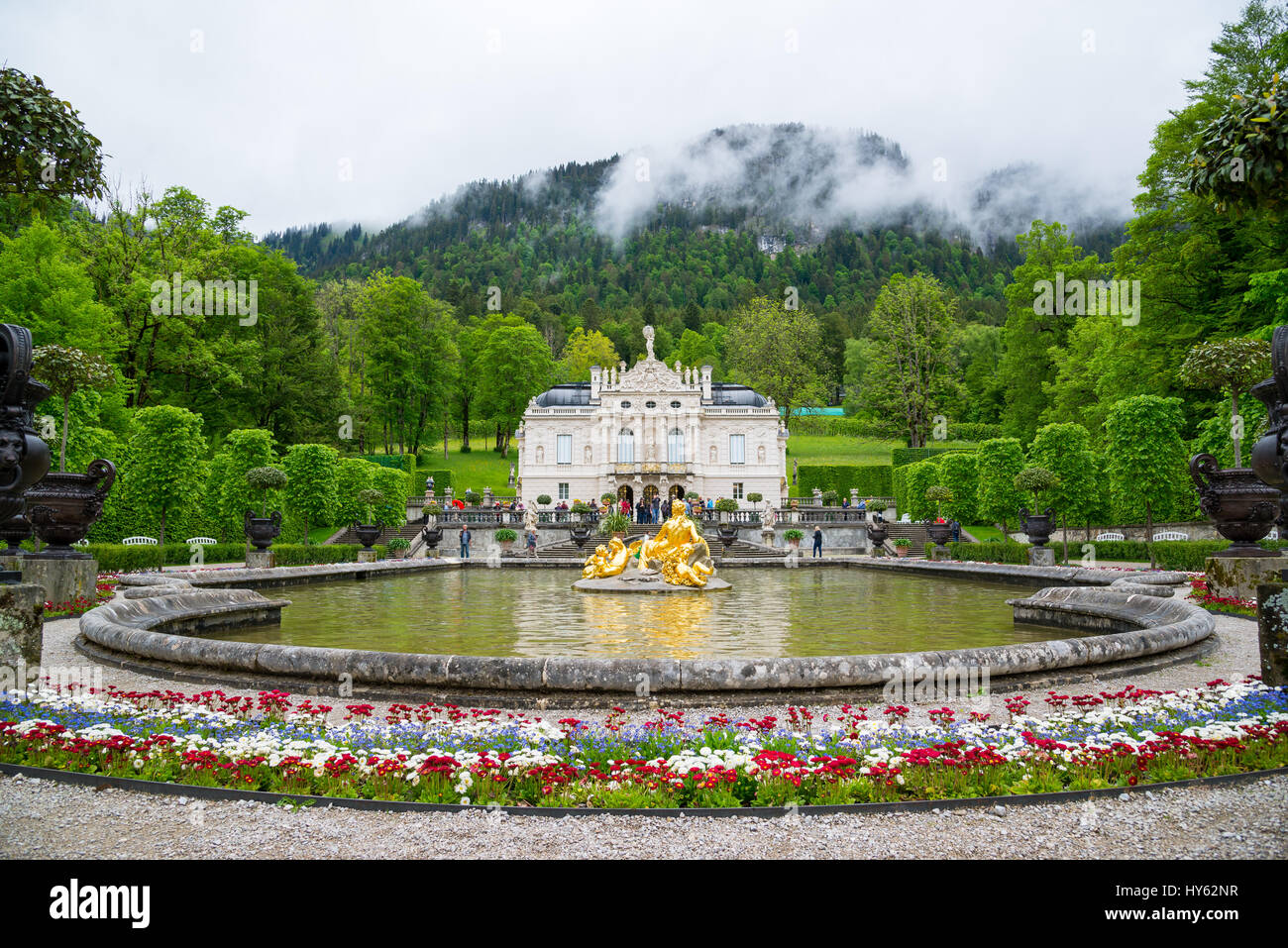 Ettal, Allemagne - le 5 juin 2016 : Château de Linderhof en Bavière, Allemagne, l'un des châteaux de l'ancien roi Louis II de Bavière. Banque D'Images