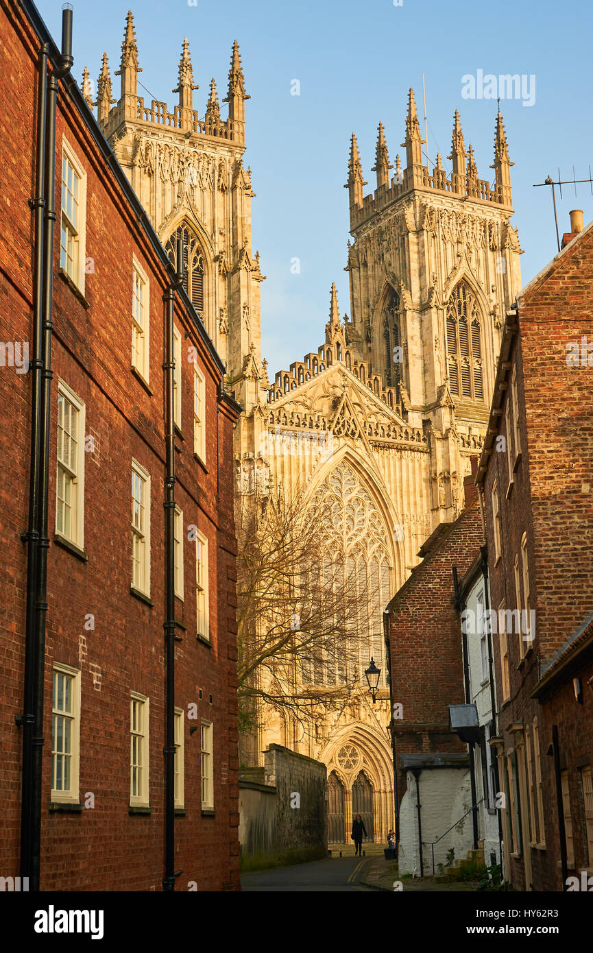 York, et la ville historique de York Minster domine les bâtiments dans le centre-ville. Banque D'Images