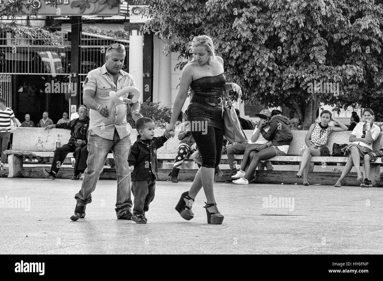 Des scènes dans un parc à Holguin, Cuba. Banque D'Images