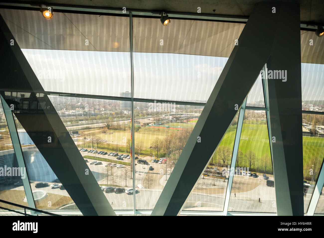 Stuttgart, Allemagne, le 28 mars 2017. Intérieur de la musée Mercedes Benz à Stuttgart. Banque D'Images