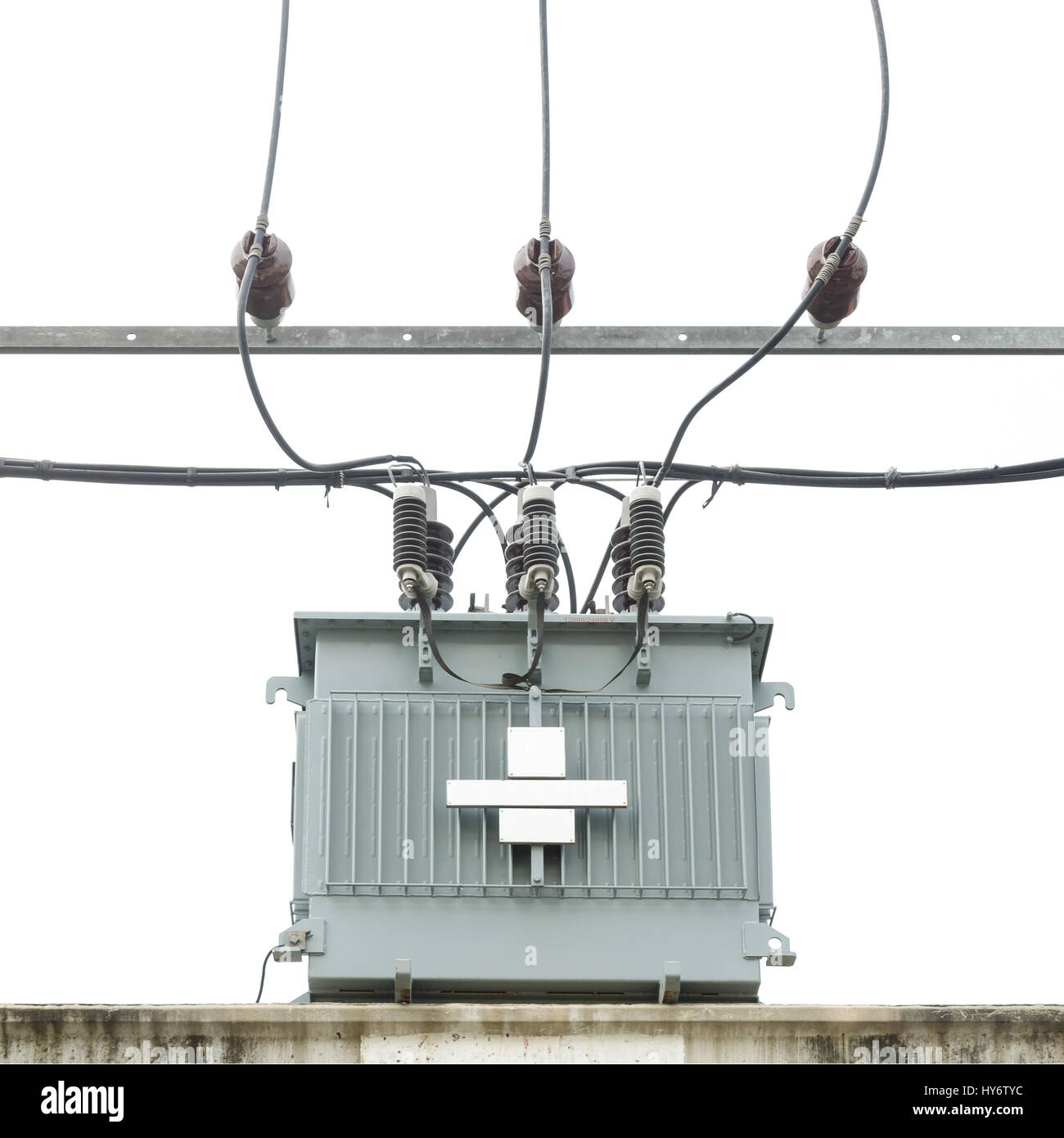 Transformateur de courant d'installation et disjoncteur principal,  contacteurs sur le panneau électrique principal pour mesurer le courant.  16069312 Photo de stock chez Vecteezy