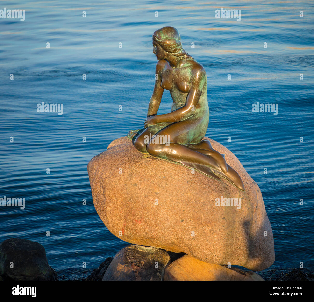 Langelinie (Anglais : Long Line) est une jetée, promenade et parc dans le centre de Copenhague, Danemark, et accueil de la statue de la Petite Sirène. Banque D'Images