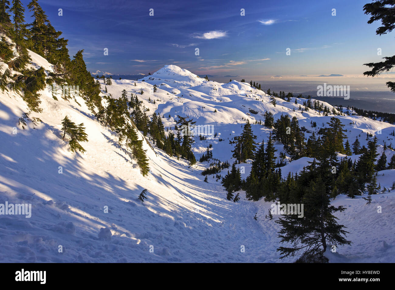 Pump Mountain Peak la raquette du mont Seymour hiver montagnes de la Côte-Nord vue panoramique du paysage Vancouver Colombie-Britannique Canada Clear Sunny Day Banque D'Images
