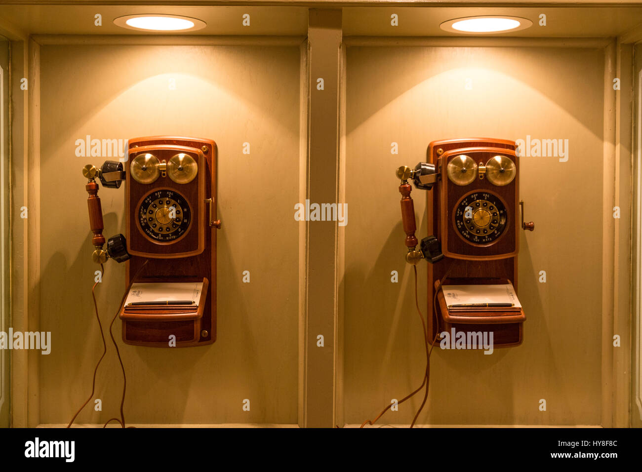 Richmond (Virginie). Vintage Téléphone près du lobby, Jefferson Hotel, ouvert en 1895. Banque D'Images