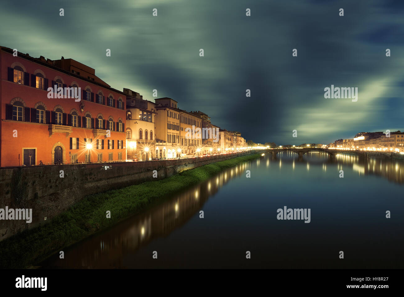 Arno panorama au coucher du soleil, Florence, Italie, en mars 31, 2017 Banque D'Images