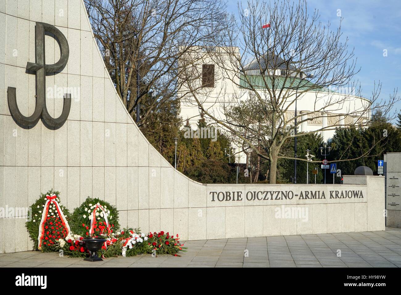 Pologne : Memorial en face du bâtiment de la diète de Varsovie, la chambre basse du parlement polonais. Photo de 27. Février 2017. Dans le monde d'utilisation | Banque D'Images