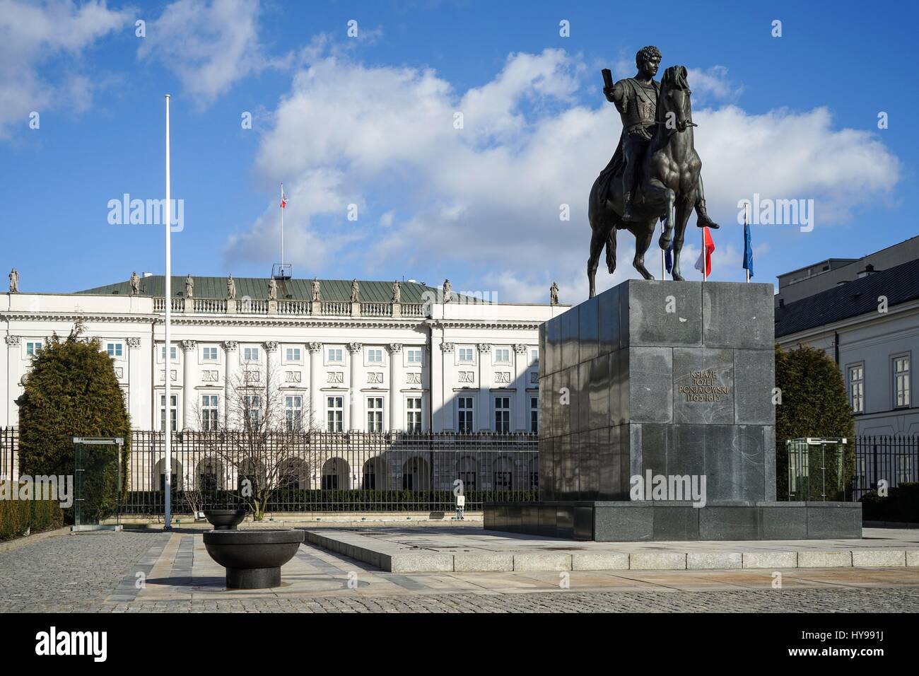Pologne : Statue du prince Józef Poniatowski en face du palais présidentiel, à Varsovie. Photo de 25. Février 2017. Dans le monde d'utilisation | Banque D'Images