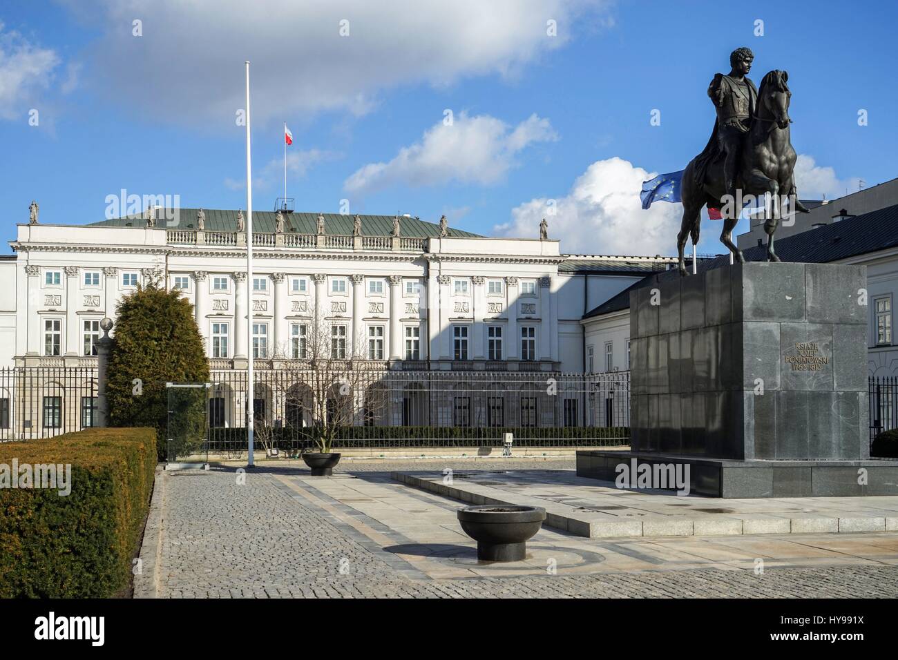 Pologne : Statue du prince Józef Poniatowski en face du palais présidentiel, à Varsovie. Photo de 25. Février 2017. Dans le monde d'utilisation | Banque D'Images