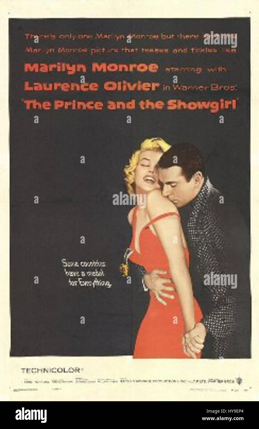 Le Prince et la showgirl est un film britannique sorti en 1957 mettant en vedette Marilyn Monroe et Laurence Olivier. Le film décrit l'histoire d'une romance d'une princesse avec une showgirl américaine lors d'une visite royale, mettant en valeur les aspects comiques et dramatiques de la vie royale. Banque D'Images