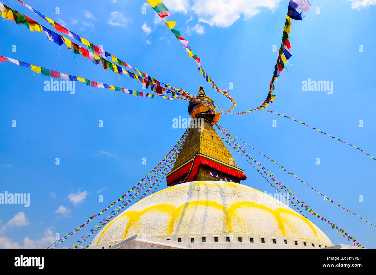 Bouddhanath stupa bouddhiste coloré détail avec drapeaux, Katmandou, Népal Banque D'Images